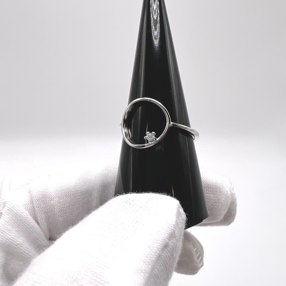 Sale $8 Firm! .925 Sterling Silver Round Ring with Cz - Picture 4 of 17